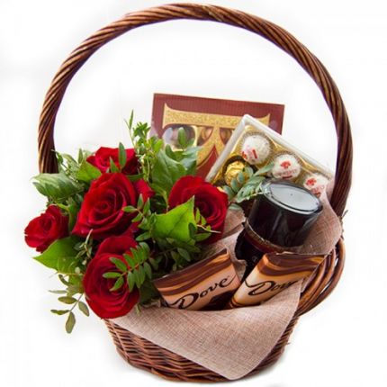 Корзина "Новогодний комплимент" ― Цветы Росcии с доставкой в по Сухому Логу